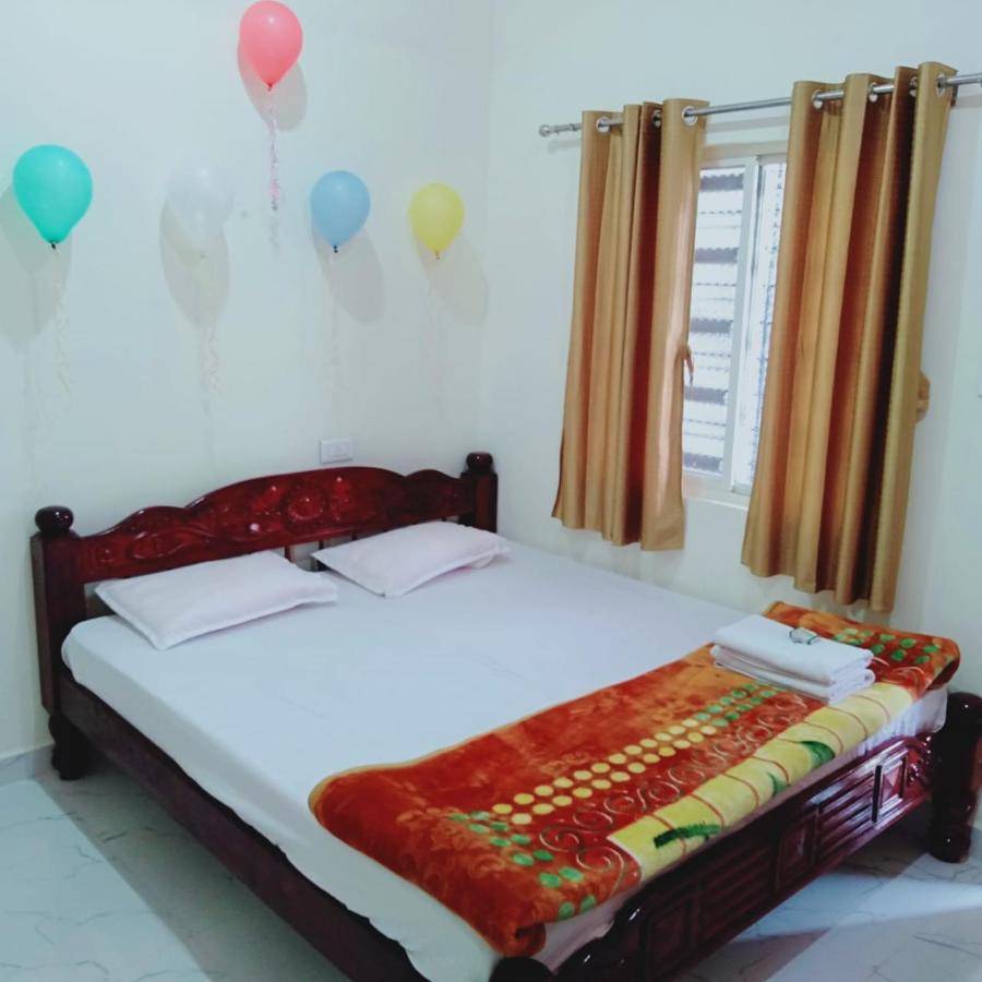 Veeru Homestay Хоспет Экстерьер фото