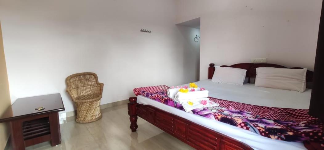 Veeru Homestay Хоспет Экстерьер фото